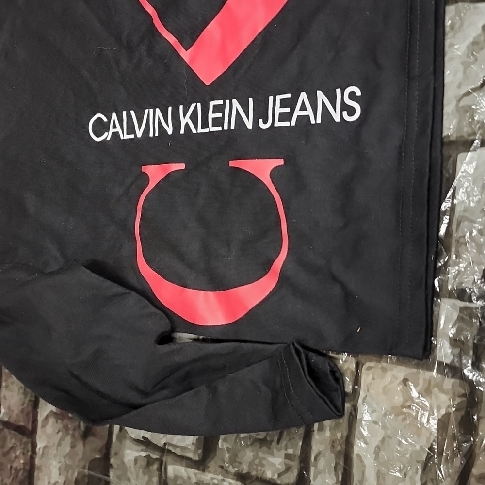 Calvin klein black pull over hoody size 5 for boys never worn - Picture 3 of 6